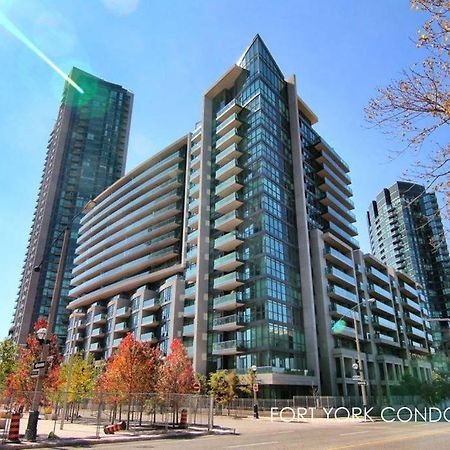 Lakefront Living Downtown Toronto - Free Parking, Gym, Indoor Pool Bagian luar foto