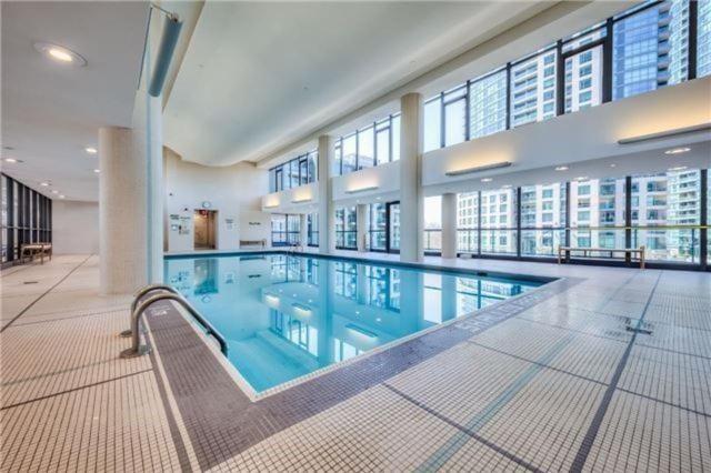 Lakefront Living Downtown Toronto - Free Parking, Gym, Indoor Pool Bagian luar foto