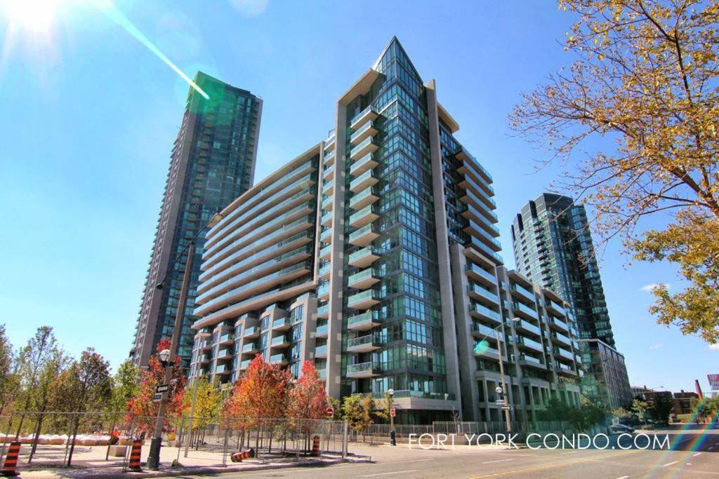 Lakefront Living Downtown Toronto - Free Parking, Gym, Indoor Pool Bagian luar foto